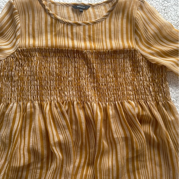 RW&CO smocked top with stripe patterns and puffy sleeves - Picture 5 of 5
